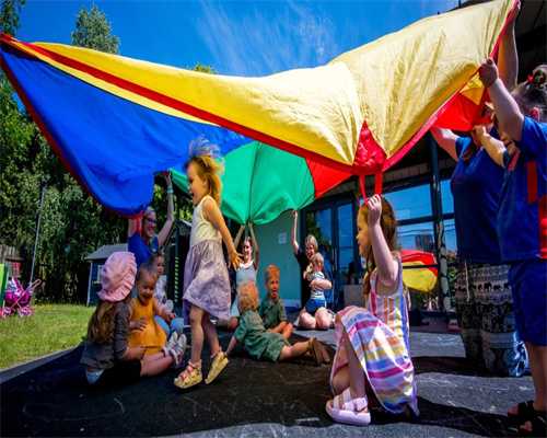 随肌智变 自带光环 飞利浦S9000智能光感系列电须刀全国闪耀首发