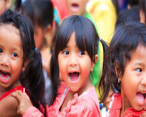 星光闪耀的釜山国际电影节开幕红地毯秀